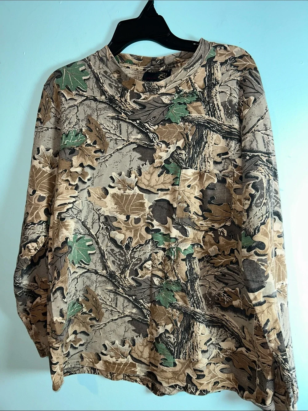 Camo Long Sleeve Crewneck Shirt - Green & Brown Leaf Pattern